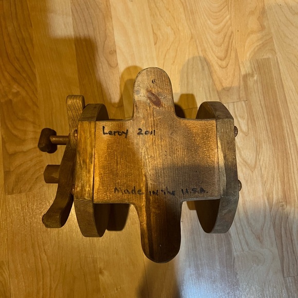 Art // Decorative Functional Toilet Paper Holder - Picture 3 of 10